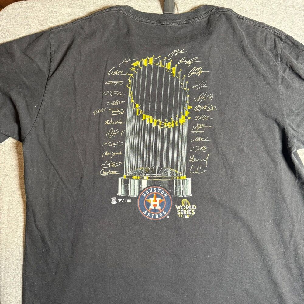 Houston Astros 2017 World Series Champions Signatures TShirt Men’s Size XL Black